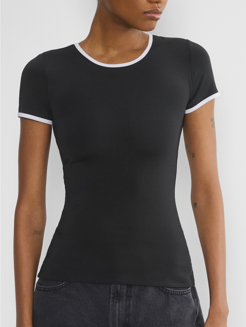 Aritzia Contour Short-Sleeve Crewneck Tee with White Trim